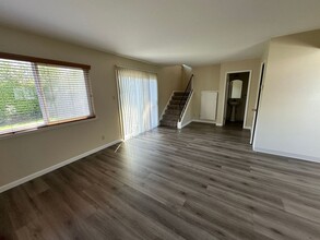 1250 Flora Ave in San Jose, CA - Building Photo - Building Photo
