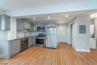 122 Main St in Newton, NJ - Building Photo - Building Photo