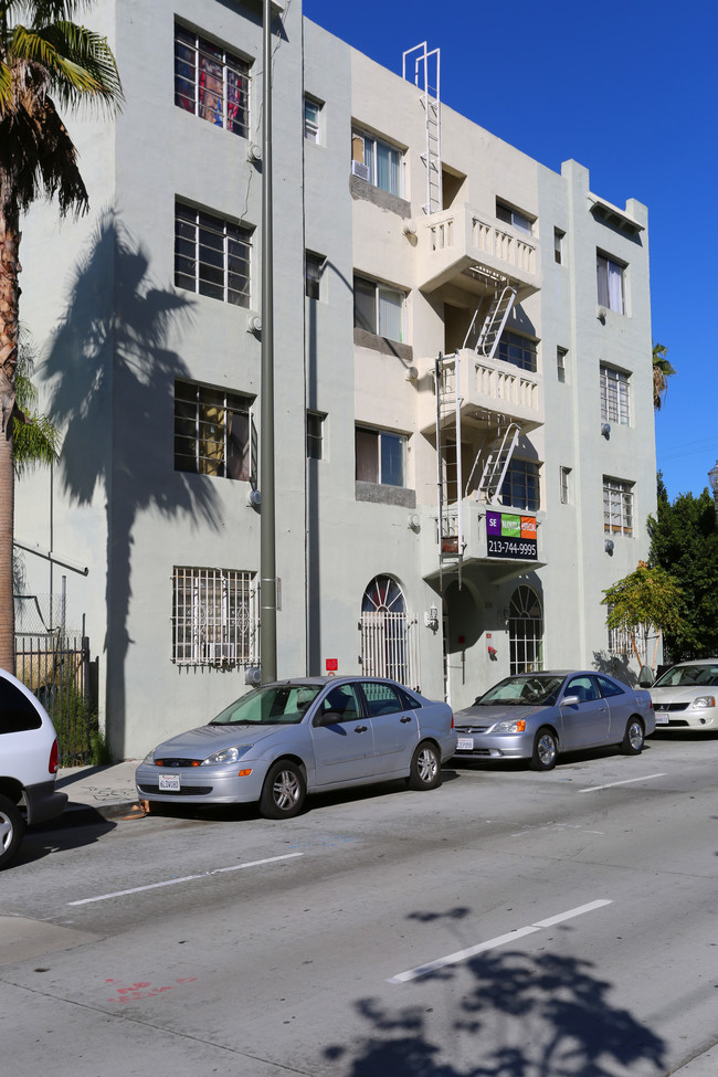 2315 S Flower St in Los Angeles, CA - Foto de edificio - Building Photo