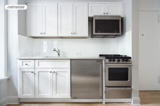 54 E 83rd St in New York, NY - Building Photo - Building Photo