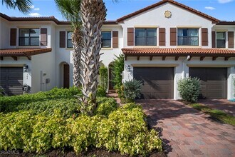 15820 Portofino Springs Blvd in Ft. Myers, FL - Building Photo - Building Photo