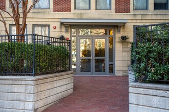 Rollins Square Condominium in Boston, MA - Foto de edificio - Building Photo