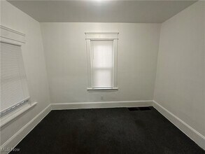 3823 E 54th St in Cleveland, OH - Building Photo - Building Photo