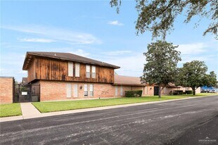 19 Westgate Dr in Weslaco, TX - Building Photo