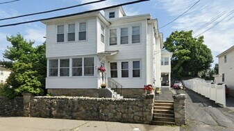 77 Lawrence St, Unit 77 in Methuen, MA - Building Photo