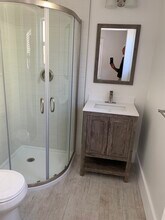 2109 Shell Ave in Venice, CA - Foto de edificio - Building Photo