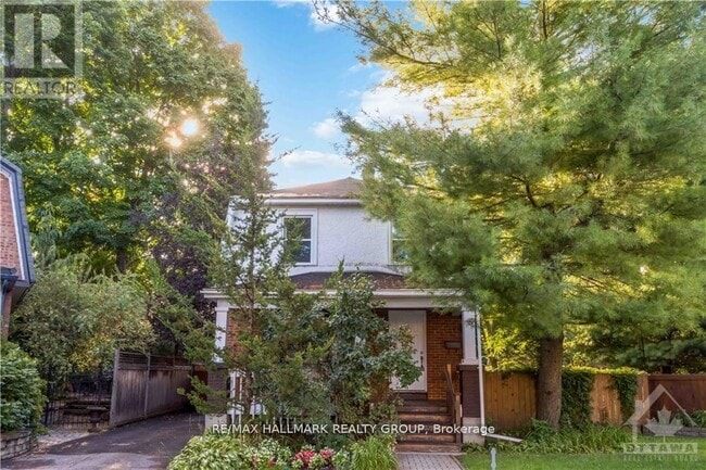 property at 3 Ashbury Pl