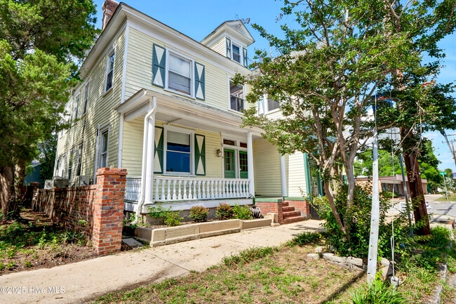 property at 727 Princess St