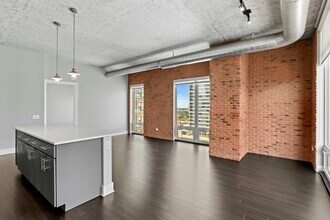 114 W Polk St in Chicago, IL - Building Photo - Building Photo