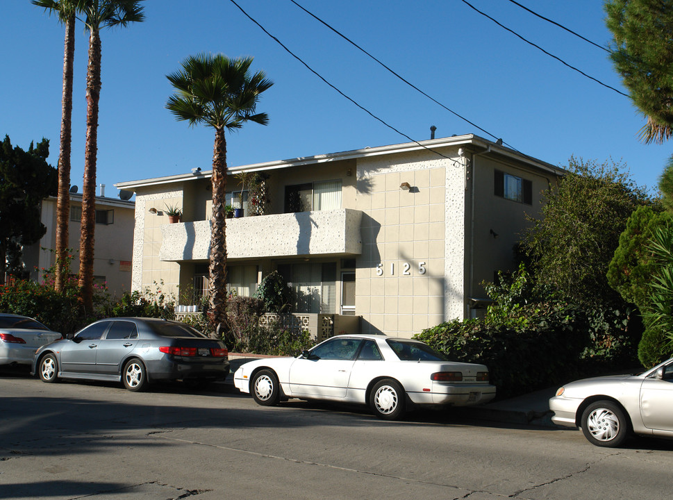 5125 Denny Ave in North Hollywood, CA - Building Photo