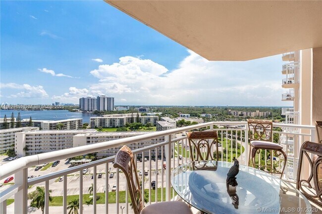 18021 Biscayne Blvd, Unit 1503 in Aventura, FL - Building Photo - Building Photo