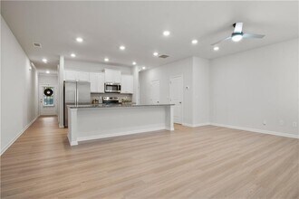 241 Turner Ln in Holly Springs, GA - Building Photo - Building Photo