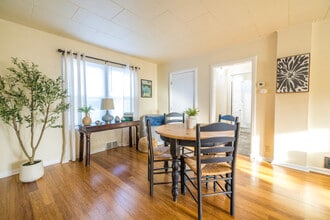 1527 W Knox Ave, Unit 1529 in Spokane, WA - Building Photo - Building Photo