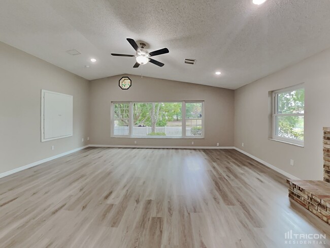 12801 Woodchip Ct in Riverview, FL - Building Photo - Building Photo