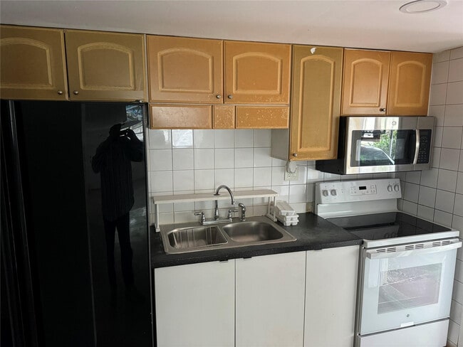 property at 304 SE 4th Ave