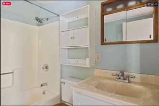 142 NH Route 25, Unit 1 in Meredith, NH - Foto de edificio - Building Photo