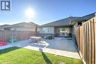 7 Venetian Dr in Amherstburg, ON - Building Photo - Building Photo