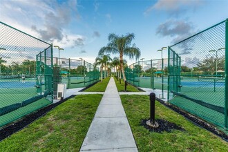 1381 NW 144th Ave in Pembroke Pines, FL - Foto de edificio - Building Photo