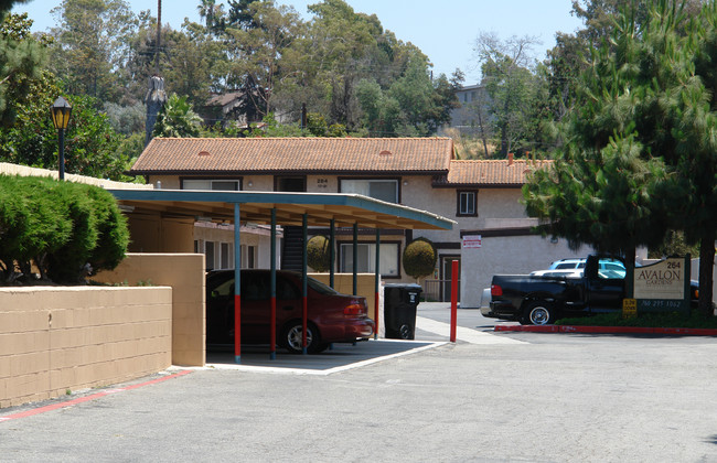 264 Avalon Dr in Vista, CA - Foto de edificio - Building Photo