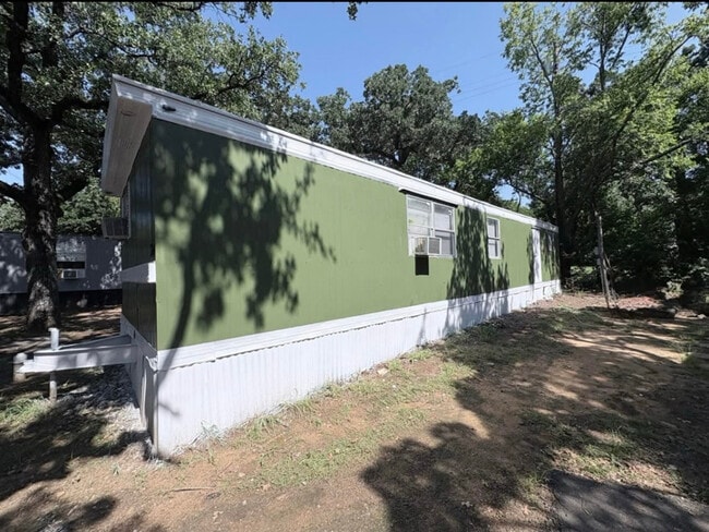 215 Weeks Rd in Cleburne, TX - Building Photo - Building Photo