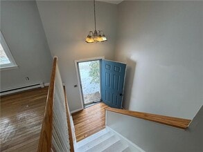 24 Greenwood Dr in South Kingstown, RI - Building Photo - Building Photo