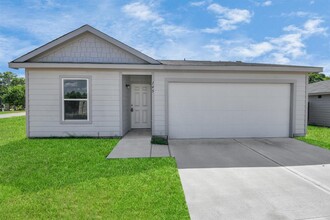 145 Mesquite in Livingston, TX - Building Photo - Building Photo