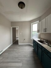 77 Grant Ave, Unit 3 in Jersey City, NJ - Building Photo - Building Photo