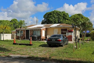 3961 Allison Ct in Lake Worth, FL - Building Photo - Building Photo