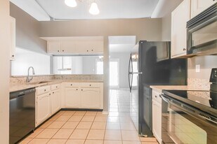 1517 Windsor Dr in Glenn Heights, TX - Building Photo