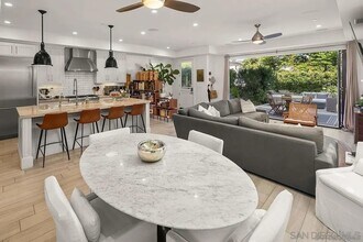 712 E Ave in Coronado, CA - Building Photo - Building Photo