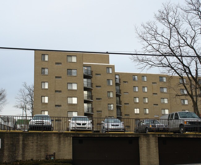 Fremont Square in Pittsburgh, PA - Building Photo - Building Photo