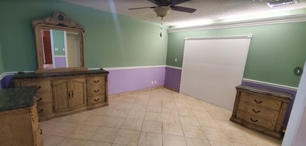 2076 E Bond Dr in West Palm Beach, FL - Building Photo - Building Photo