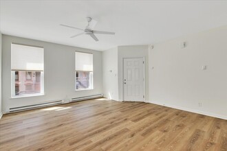 149 Jay St, Unit 1 in Albany, NY - Foto de edificio - Building Photo