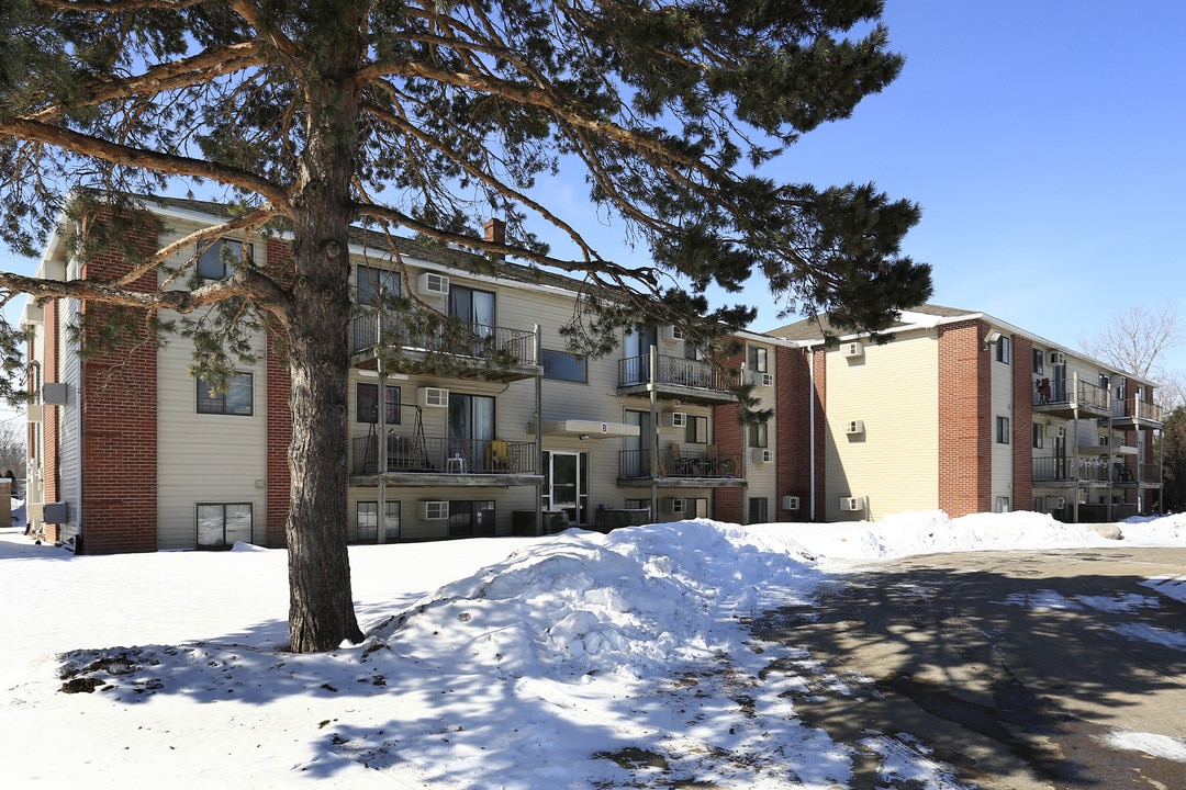 620 Cleveland Road Apartments in Huron, OH - Building Photo