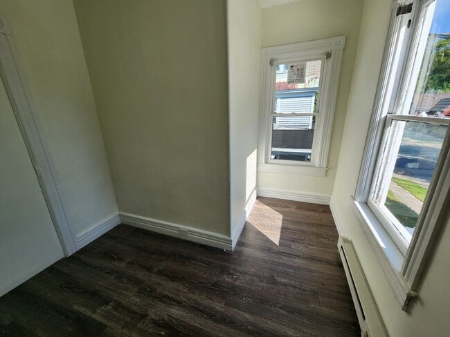 76 Crandall St in Glens Falls, NY - Building Photo - Building Photo