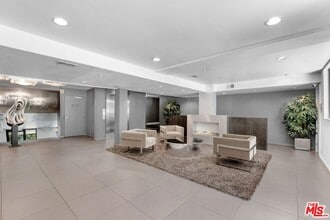 141 S Clark Dr in West Hollywood, CA - Building Photo - Building Photo