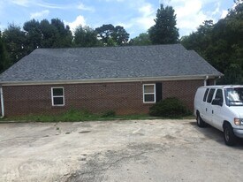 230 James Albert Johnson Ave, Unit # B in Winder, GA - Building Photo