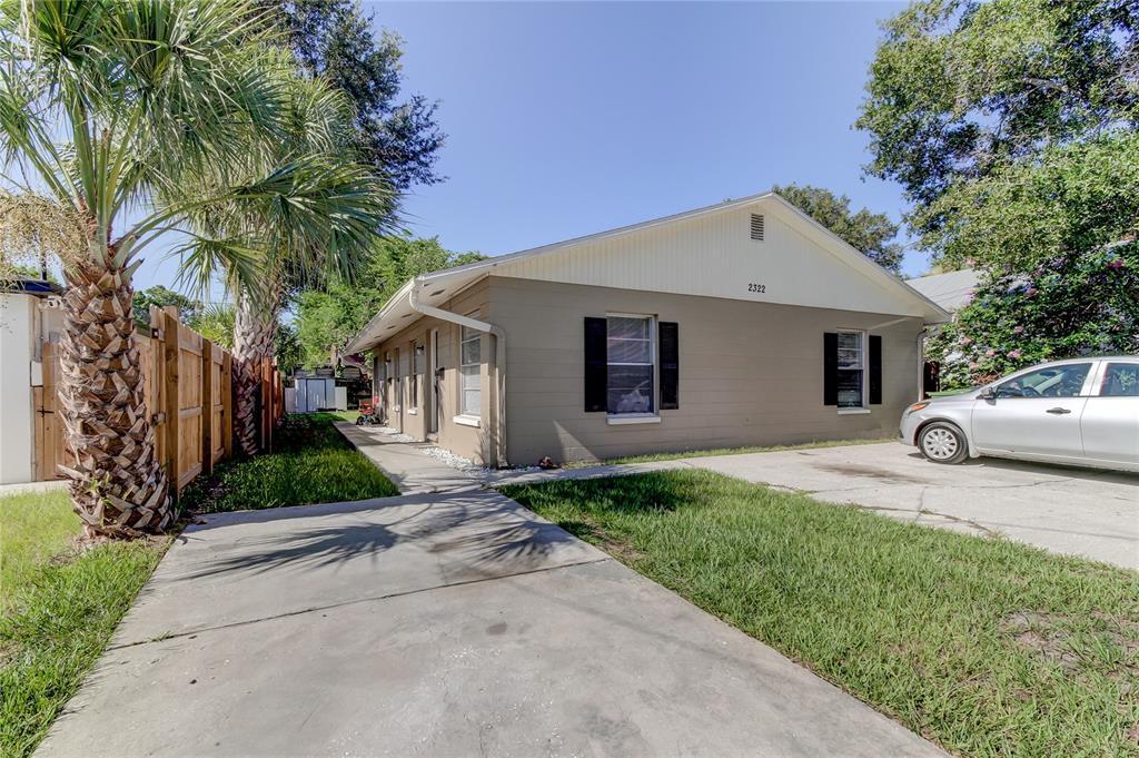 2322 W St John St in Tampa, FL - Building Photo
