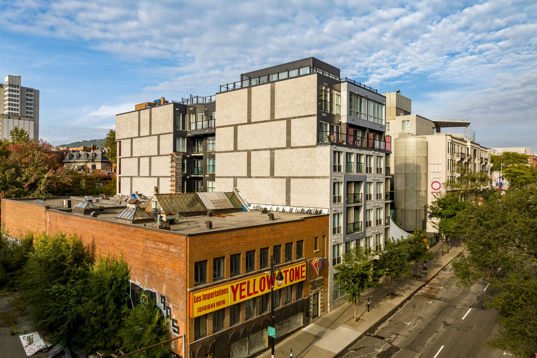 iQuartier Condos in Montréal, QC - Building Photo