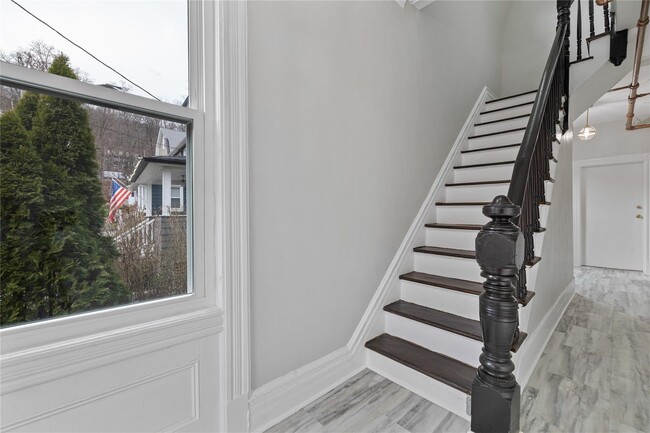 1 Elizabeth Pl in Nyack, NY - Building Photo - Building Photo