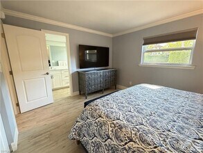 960 7th St S in Naples, FL - Foto de edificio - Building Photo