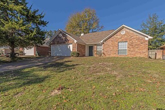 5605 Calais Drive in Tyler, TX - Building Photo - Building Photo