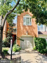 1814 Duffield Ln in Alexandria, VA - Building Photo