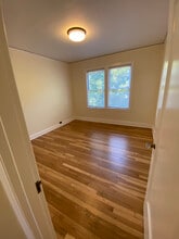 1329 Northeast Hancock Street, Unit Apt #10 in Portland, OR - Building Photo - Building Photo