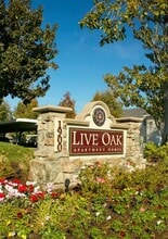 Live Oak Apartments in Modesto, CA - Foto de edificio - Building Photo