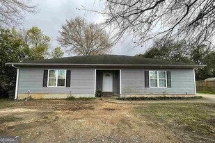 806 E Church St in Fort Valley, GA - Building Photo