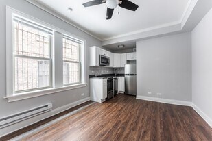 640 W Wrightwood Ave, Unit 411 in Chicago, IL - Building Photo