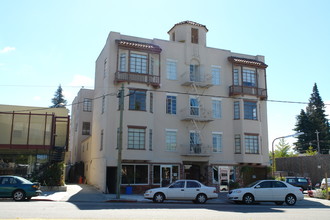 6616 Telegraph Ave in Oakland, CA - Building Photo - Building Photo