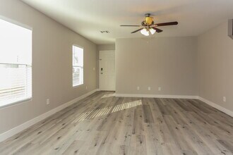 3970 Russet Peak Ct in Las Vegas, NV - Building Photo - Building Photo