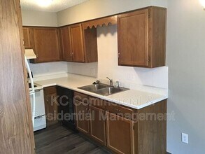 211 W Main St in Smithville, MO - Building Photo - Building Photo